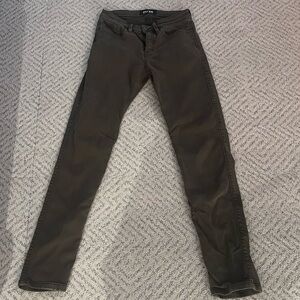 Duer No Sweat Slim - Army Green 28 x 32